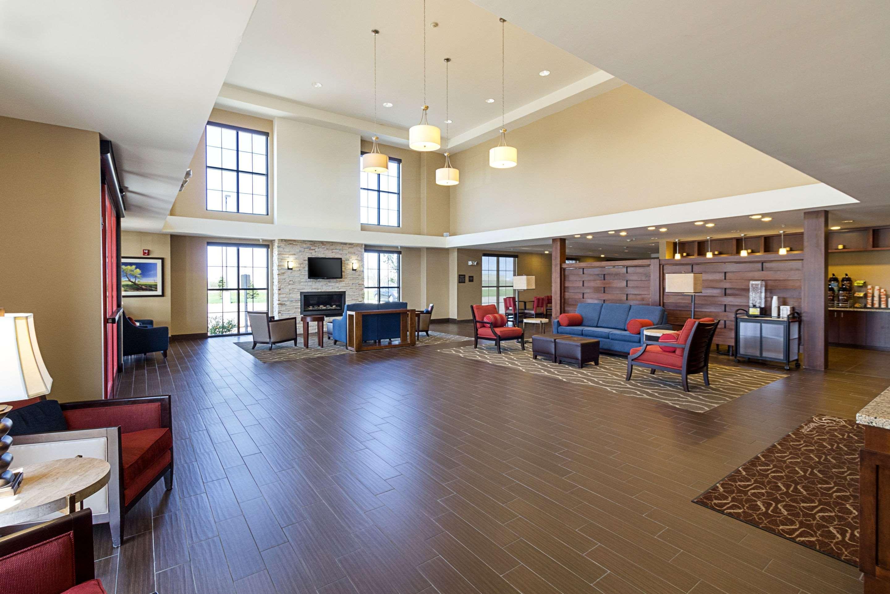 Comfort Suites & Conference Center Worthington Eksteriør billede