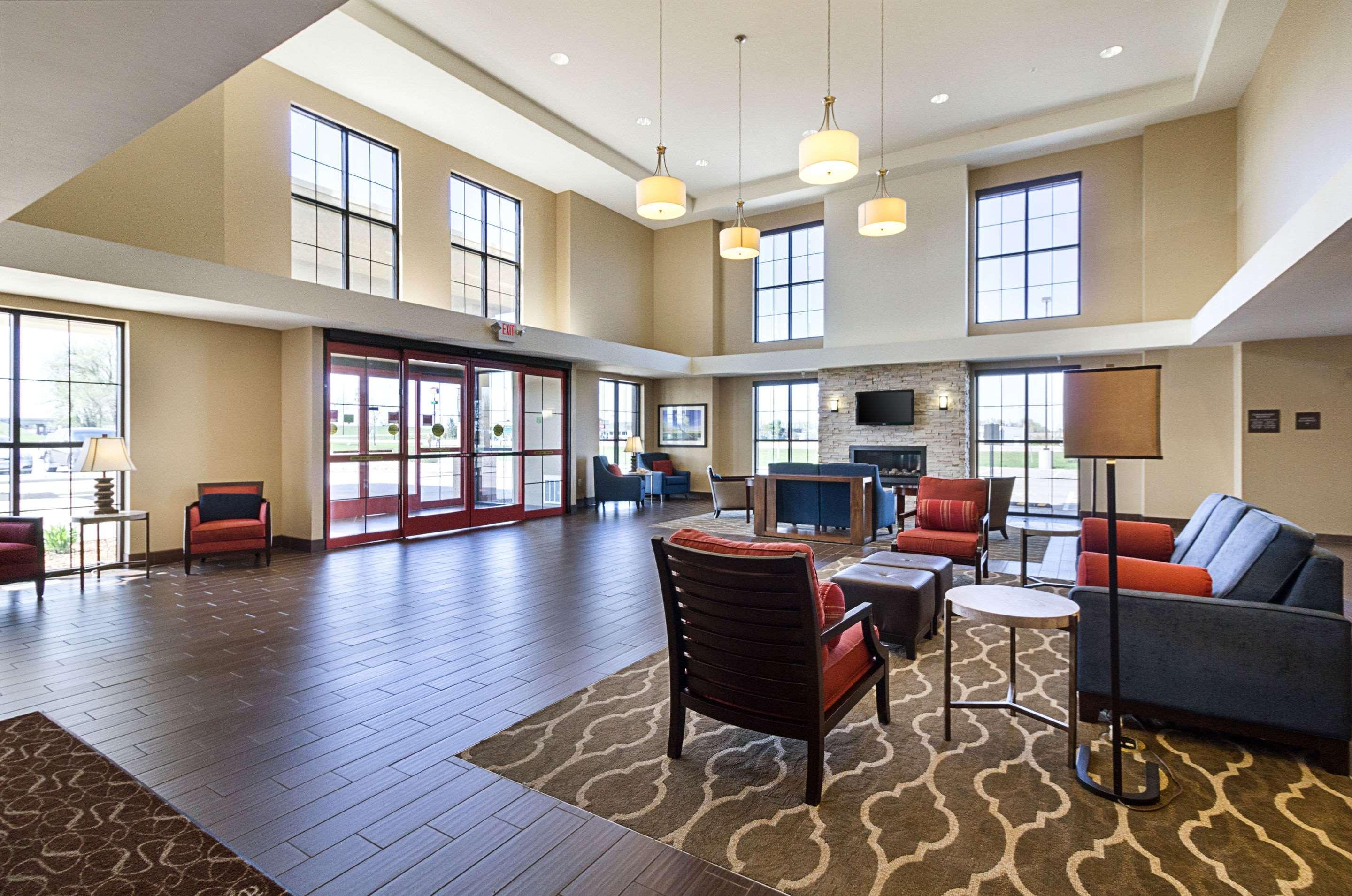 Comfort Suites & Conference Center Worthington Eksteriør billede